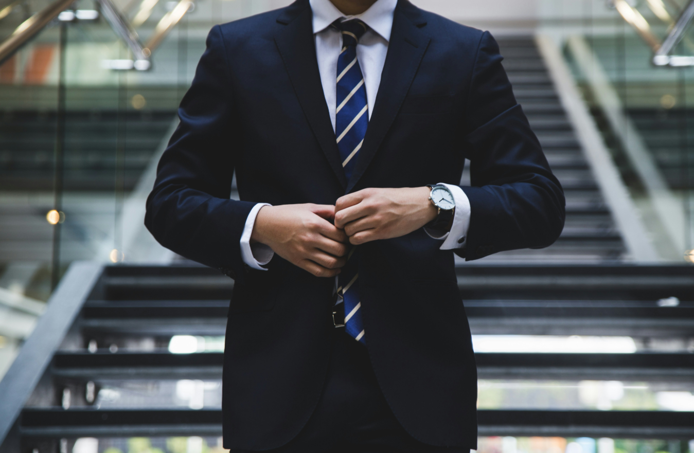 Business analyst mapping operational workflows, technical requirements, and process diagrams